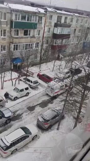 Скорая помощь с трудом добирается до пациентов из-за нерасчищенный дороги