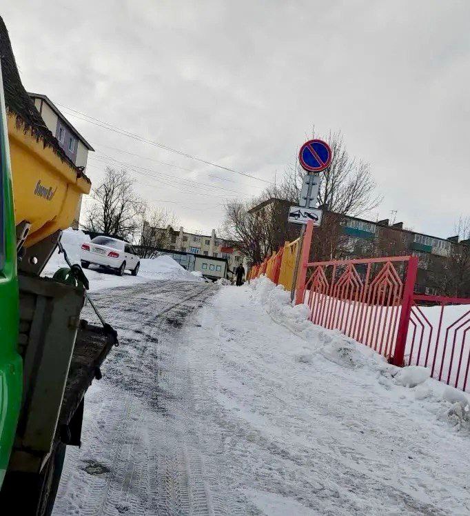 Город день за днем. 14 декабря 2025 года Специализированная техника работает на магистральных дорогах и внутриквартальных проездах Город день за днем. 14 декабря 2025 года Специализированная техника работает на магистральных дорогах и внутриквартальных проездах