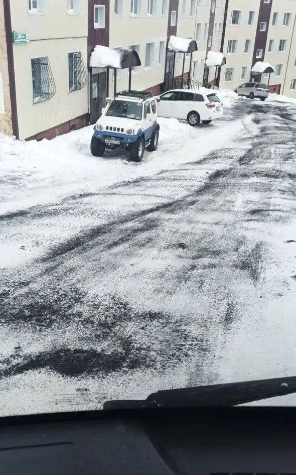 Город день за днем. 15 декабря 2025 года В Петропавловске-Камчатском дорожные службы продолжают очистку городских территорий Город день за днем. 15 декабря 2025 года В Петропавловске-Камчатском дорожные службы продолжают очистку городских территорий