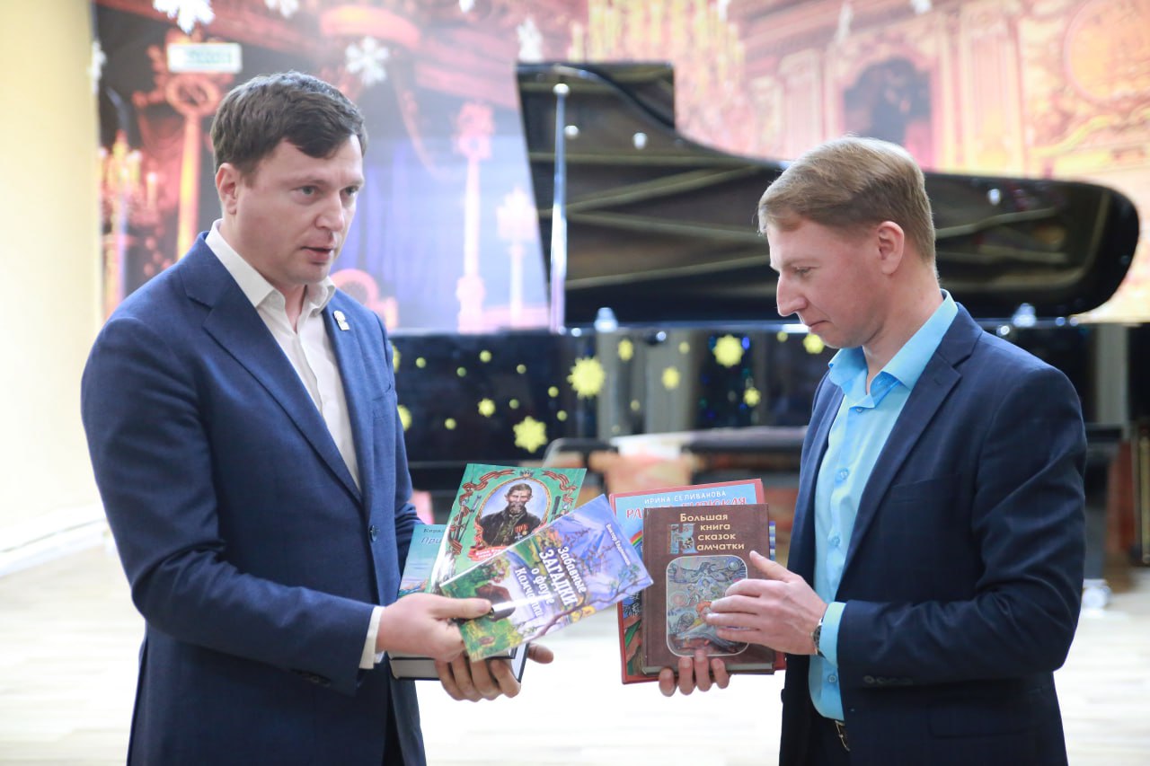 Анатолий Кирносенко продолжает поддержку талантливой молодежи Камчатки Анатолий Кирносенко продолжает поддержку талантливой молодежи Камчатки