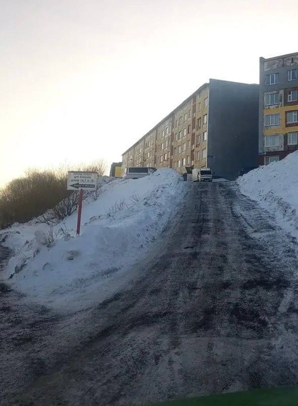 Город день за днем. 15 декабря 2025 года В Петропавловске-Камчатском дорожные службы продолжают очистку городских территорий Город день за днем. 15 декабря 2025 года В Петропавловске-Камчатском дорожные службы продолжают очистку городских территорий