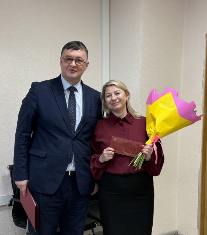 Руководитель аппарата Городской Думы Петропавловска Дмитрий Глуховский поздравил коллектив Контрольно-счетной палаты ПКГО с 19-летием со дня образования Руководитель аппарата Городской Думы Петропавловска Дмитрий Глуховский поздравил коллектив Контрольно-счетной палаты ПКГО с 19-летием со дня образования