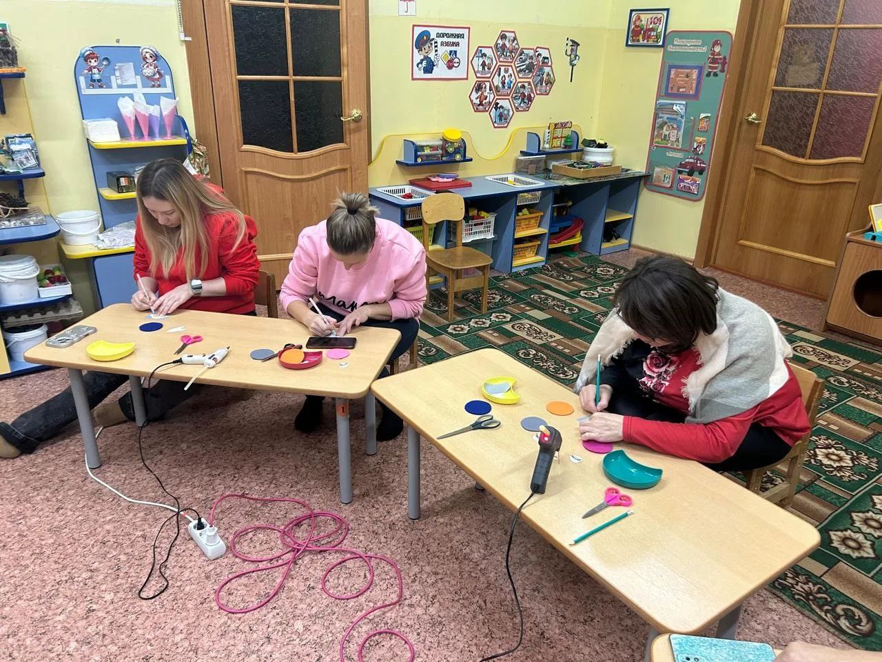 "Волшебные светлячки": в Палане прошла акция по безопасности детей на дорогах "Волшебные светлячки": в Палане прошла акция по безопасности детей на дорогах