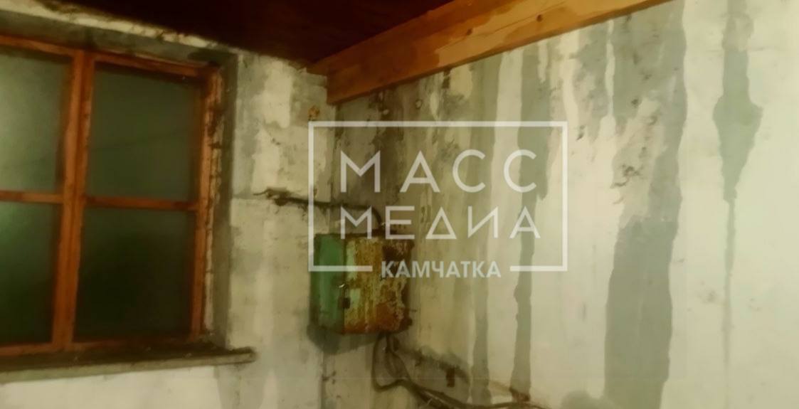 Без крыши и надежды: дом в Петропавловске-Камчатском десять лет ждёт ремонта Без крыши и надежды: дом в Петропавловске-Камчатском десять лет ждёт ремонта