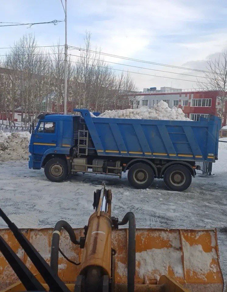 Город день за днем. 18 декабря 2025 года В ПетропавловскеКамчатском продолжаются работы по зимнему содержанию городских территорий Город день за днем. 18 декабря 2025 года В ПетропавловскеКамчатском продолжаются работы по зимнему содержанию городских территорий