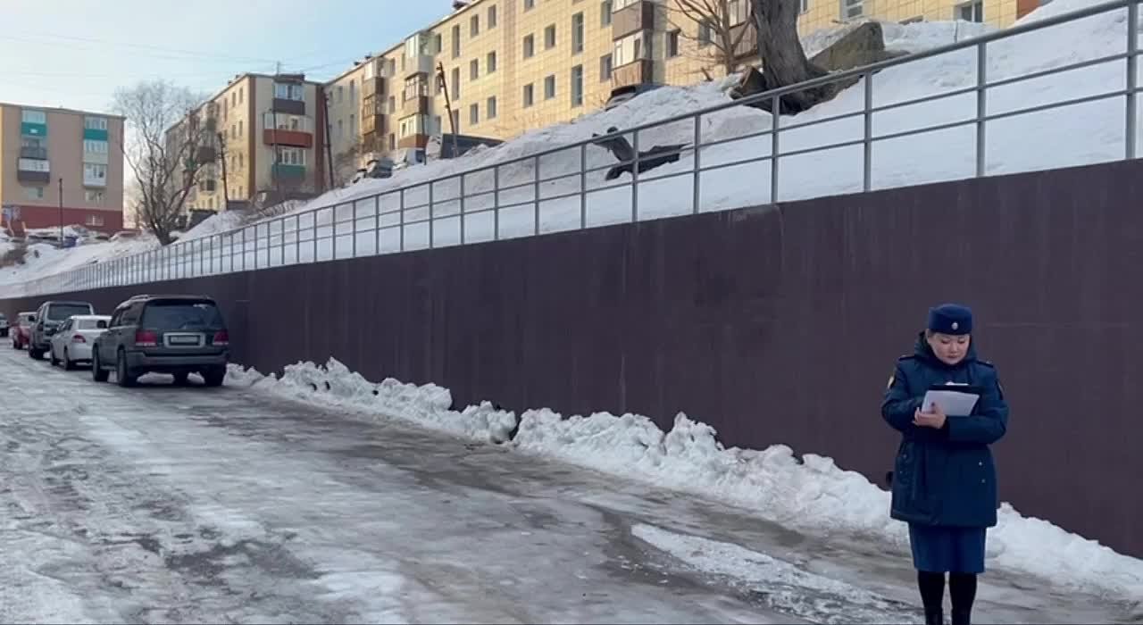 Прокуратура добилась ремонта подпорной стены на ул. Ключевской в краевом центре