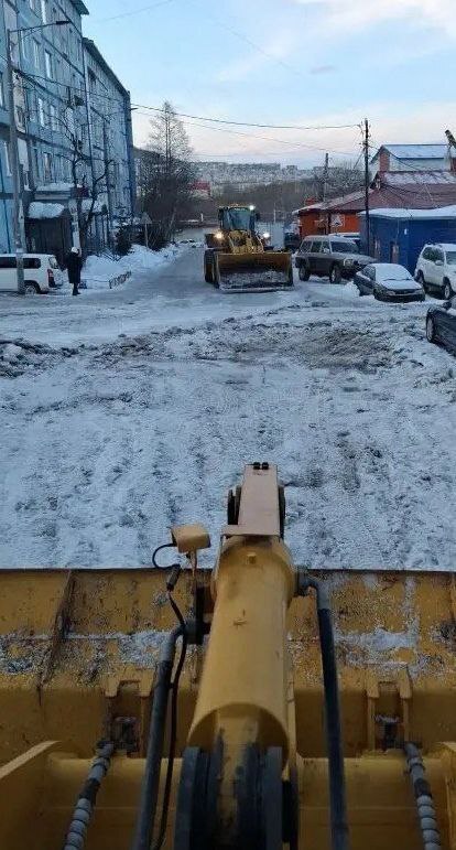 Город день за днем. 18 декабря 2025 года В ПетропавловскеКамчатском продолжаются работы по зимнему содержанию городских территорий Город день за днем. 18 декабря 2025 года В ПетропавловскеКамчатском продолжаются работы по зимнему содержанию городских территорий