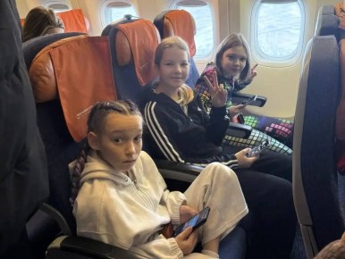 Самолёт загружен улыбками: камчатские дети летят на «Ёлку Победы»!