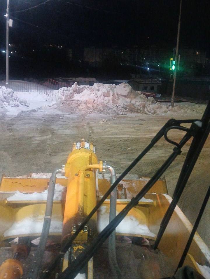 Город день за днем. 23 декабря 2025 года В Петропавловске-Камчатском продолжаются работы по расчистке магистралей, внутриквартальных проездов и придомовых территорий Город день за днем. 23 декабря 2025 года В Петропавловске-Камчатском продолжаются работы по расчистке магистралей, внутриквартальных проездов и придомовых территорий