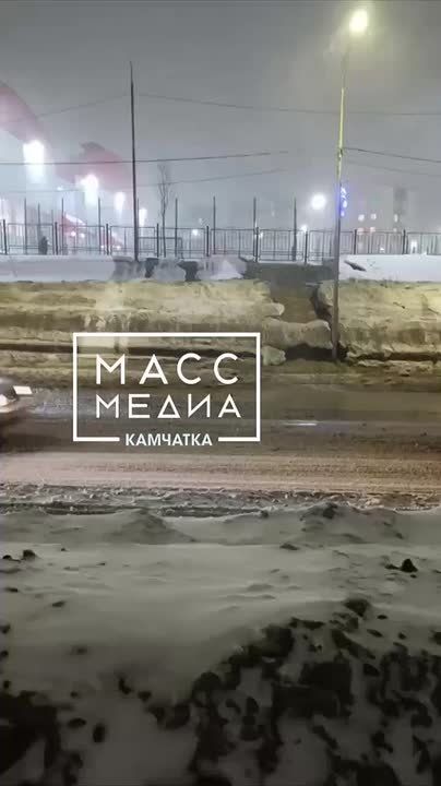 Водопад из нечистот образовался на Горизонте