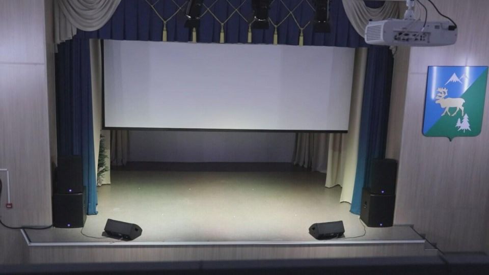 В селе Эссо открыли модернизированный кинотеатр при поддержке Фонда кино