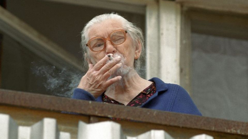 Курение на балконе: личная свобода или риск штрафа?