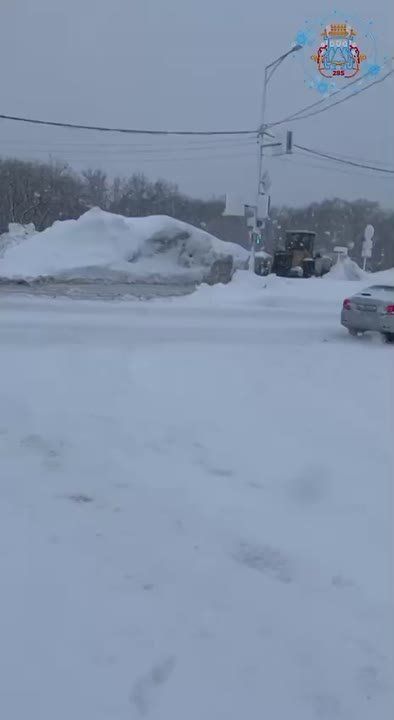 Снегоуборочная техника работает во внутриквартальных проездах