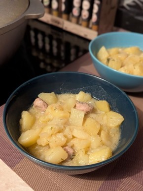 Тушеная картошка со сметаной: домашний комфорт на вашей кухне