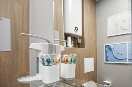 Как поддерживать здоровье зубов даже когда нет сил: простые решения