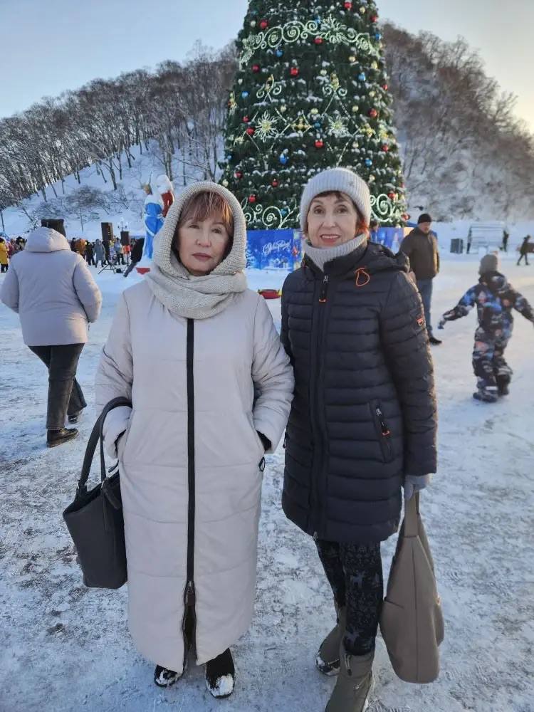 В центре краевой столице для жителей и гостей Камчатки проходят новогодние мероприятия: детские игровые, концертные программы и вечерние молодежные В центре краевой столице для жителей и гостей Камчатки проходят новогодние мероприятия: детские игровые, концертные программы и вечерние молодежные