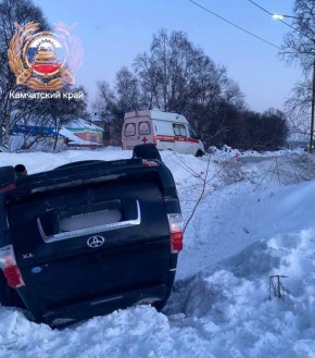 Пассажирка пострадала в ДТП с перевернувшимся «Прадо»