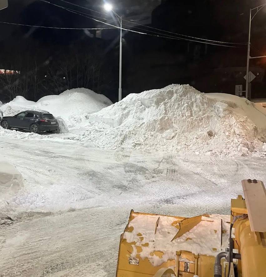 Город день за днем. 6 января 2026 года В Петропавловске-Камчатском дорожные службы продолжают комплекс работ по ликвидации последствий циклона Город день за днем. 6 января 2026 года В Петропавловске-Камчатском дорожные службы продолжают комплекс работ по ликвидации последствий циклона