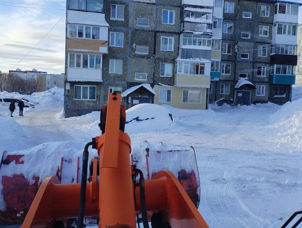 Город день за днем. 6 января 2026 года В Петропавловске-Камчатском дорожные службы продолжают комплекс работ по ликвидации последствий циклона Город день за днем. 6 января 2026 года В Петропавловске-Камчатском дорожные службы продолжают комплекс работ по ликвидации последствий циклона