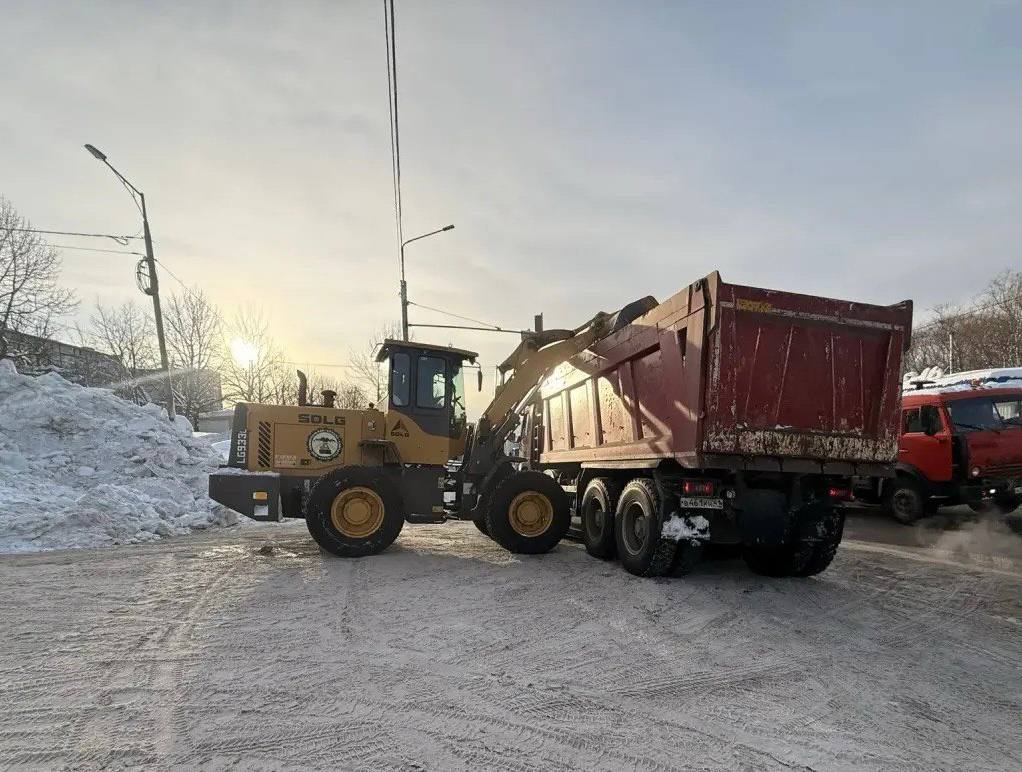 Город день за днем. 6 января 2026 года В Петропавловске-Камчатском дорожные службы продолжают комплекс работ по ликвидации последствий циклона Город день за днем. 6 января 2026 года В Петропавловске-Камчатском дорожные службы продолжают комплекс работ по ликвидации последствий циклона