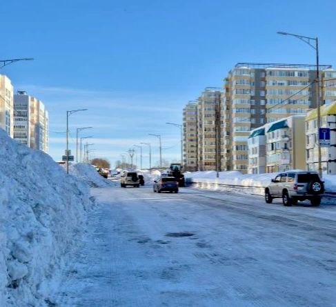 Город день за днем. 7 января 2026 года В Петропавловске-Камчатском дорожные службы продолжают работы по расчистке внутриквартальных проездов и придомовых территорий Город день за днем. 7 января 2026 года В Петропавловске-Камчатском дорожные службы продолжают работы по расчистке внутриквартальных проездов и придомовых территорий