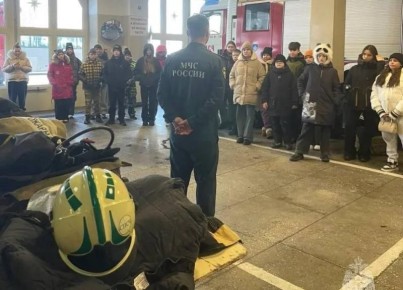 Дети камчатских героев СВО узнали секреты профессии огнеборца