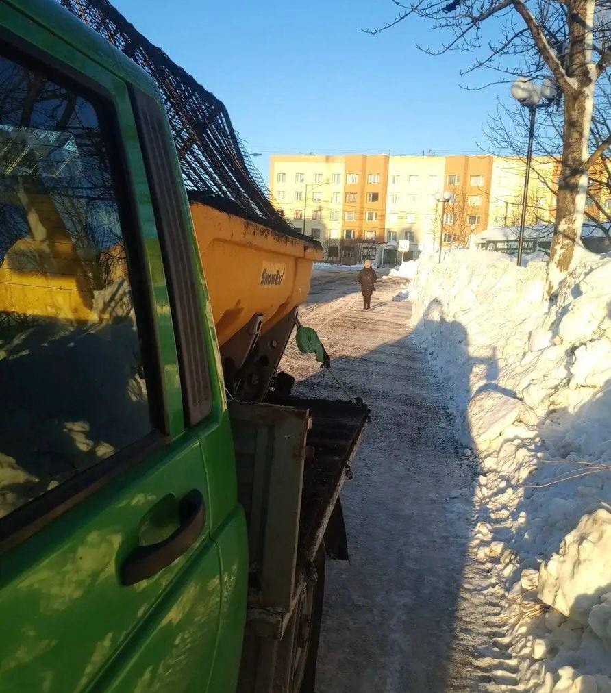 Город день за днём. 8 января 2026 нода Специализированная техника расчищает от снега магистрали и внутриквартальные проезды Город день за днём. 8 января 2026 нода Специализированная техника расчищает от снега магистрали и внутриквартальные проезды