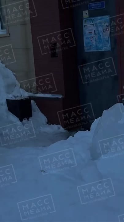 Сосульки валятся на головы