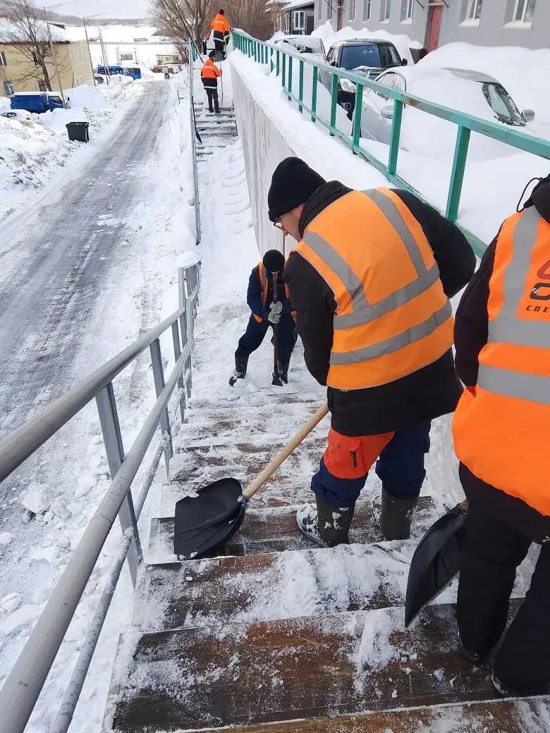 Город день за днем. 10 января 2026 года Специализированная техника задействована на магистральных дорогах и внутриквартальных проездах Город день за днем. 10 января 2026 года Специализированная техника задействована на магистральных дорогах и внутриквартальных проездах