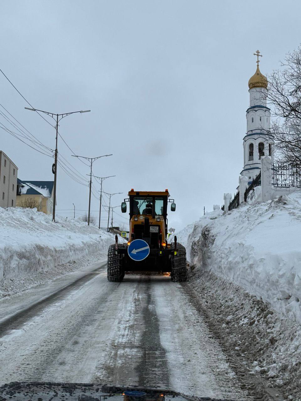 Город день за днем. 10 января 2026 года Специализированная техника задействована на магистральных дорогах и внутриквартальных проездах Город день за днем. 10 января 2026 года Специализированная техника задействована на магистральных дорогах и внутриквартальных проездах
