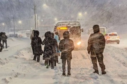 К берегам Камчатки приближается мощный циклон с ураганным ветром до 45 м/с