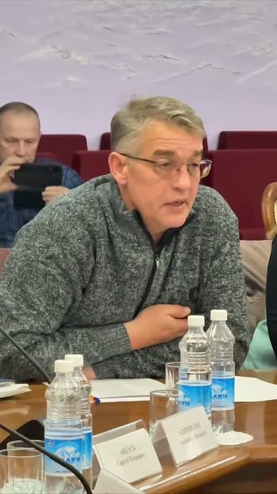 Губернатор Камчатки Владимир Солодов провёл штаб с участием членов правительства и городских служб накануне мощного удара стихии