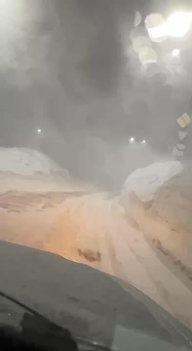 Главное к этому часу:. США призвали своих граждан покинуть Иран, а Трамп ввёл 25-процентные пошлины в отношении любых стран, сотрудничающих с Тегераном