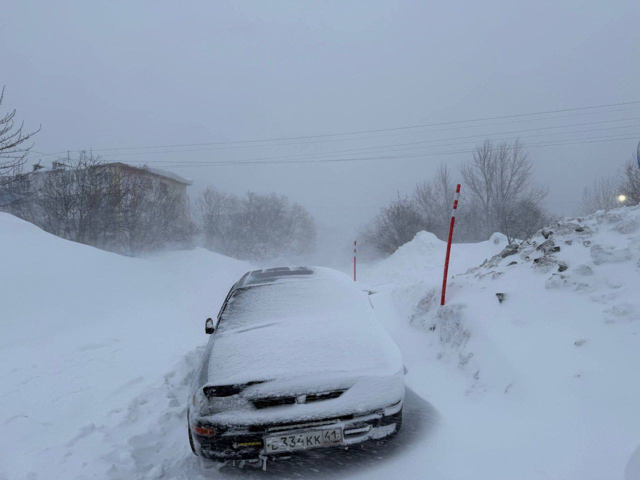 Подборка на тему, почему проезды расчищены не так широко, как хотелось бы… Подборка на тему, почему проезды расчищены не так широко, как хотелось бы…
