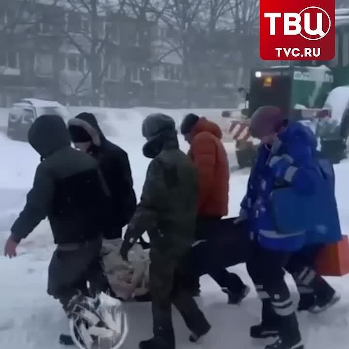 Житель Камчатки погиб от сошедшего с крыши снега, сообщил министр по ЧС региона