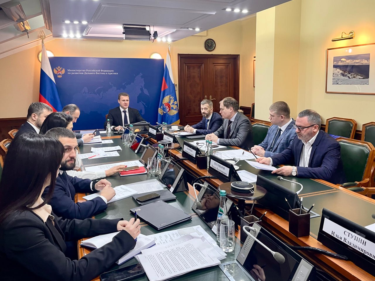 Глава Минвостокразвития Алексей Чекунков провел совещание по вопросам организации северного завоза Глава Минвостокразвития Алексей Чекунков провел совещание по вопросам организации северного завоза