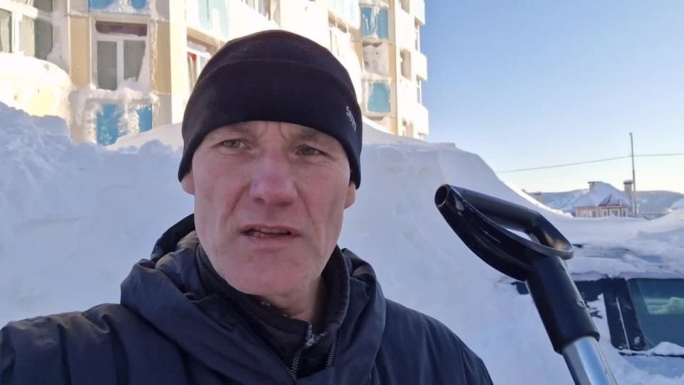 Пожарные от ПСЧ п. Паратунка и от ПП Николаевка КГКУ "ЦОД" выехали на возгорание дома на 2х хозяев в п. Термальный ул. Зелёная. Люди вышли