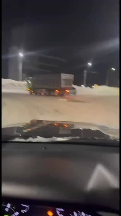 Сегодня ночью с улиц Петропавловска-Камчаткого массово вывозили снег!