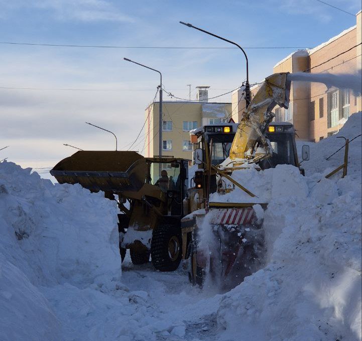 Город день за днем. 22 января 2026 года В Петропавловске Камчатском в круглосуточном режиме ведутся работы по расчистке городских территорий Город день за днем. 22 января 2026 года В Петропавловске Камчатском в круглосуточном режиме ведутся работы по расчистке городских территорий