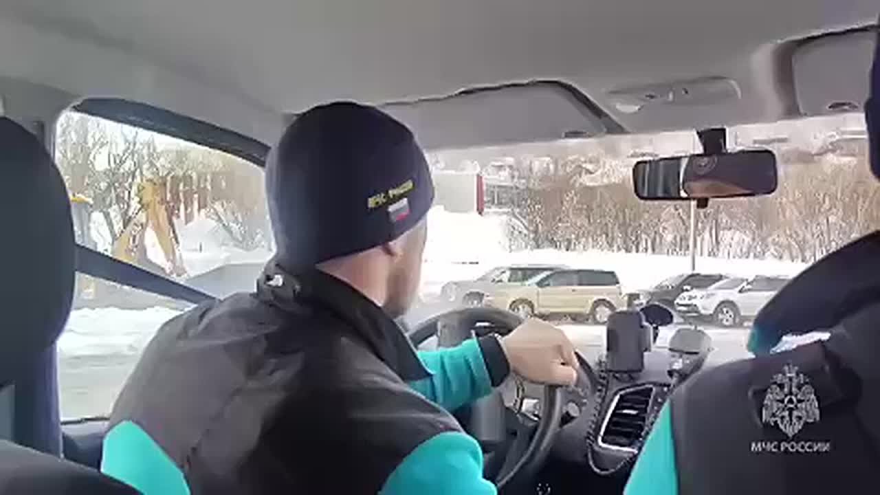 Спасатели МЧС в Петропавловске-Камчатском за один день провели две успешные операции по помощи жителям