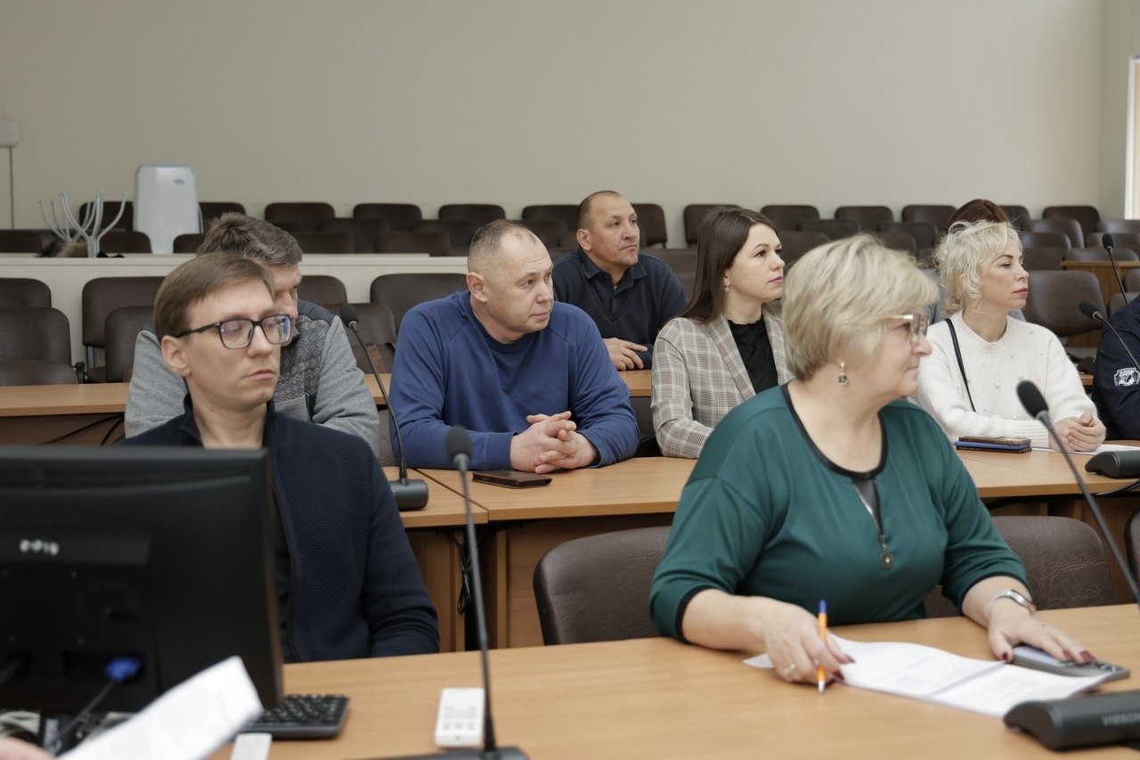 Избирательная комиссия Камчатского края совместно с Елизовской ТИК провела семинар-совещание для представителей региональных отделений политических партий, зарегистрированных на территории края по вопросам, связанным с их... Избирательная комиссия Камчатского края совместно с Елизовской ТИК провела семинар-совещание для представителей региональных отделений политических партий, зарегистрированных на территории края по вопросам, связанным с их...