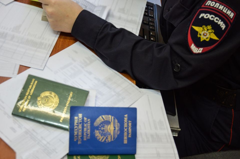 На Камчатке продолжаются межведомственные рейдовые мероприятия по выявлению фактов нарушения требований миграционного законодательства на дорогах