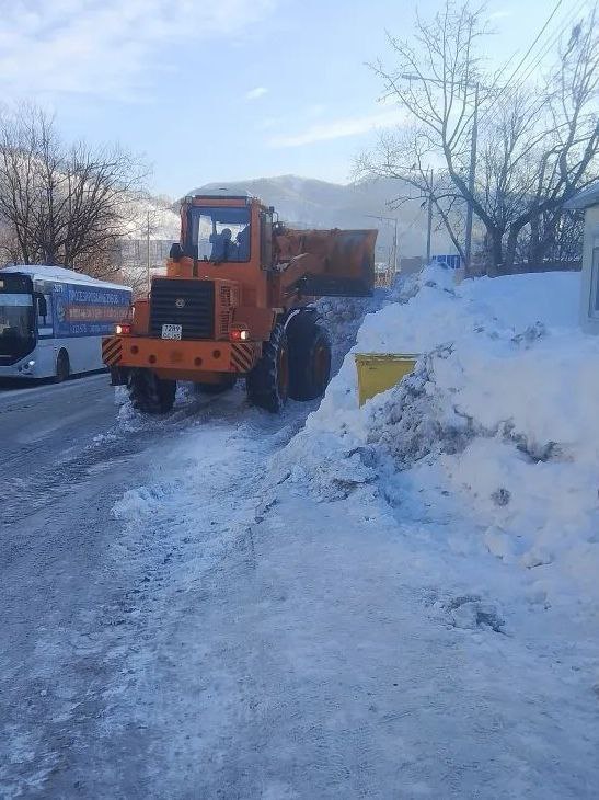 В Петропавловске-Камчатском дорожные службы продолжают комплекс мероприятий по ликвидации последствий циклона В Петропавловске-Камчатском дорожные службы продолжают комплекс мероприятий по ликвидации последствий циклона