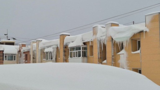 Осторожно! Снег и наледь на крышах и козырьках