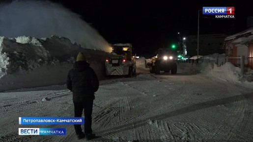 Дорогу к оптовым складам, расположенным на проспекте Победы за торговым центром «Славянский», расчистили от снега