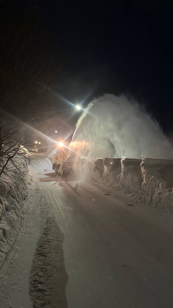 Подрядная организация ИП Вершков, расчистила, сделала шире проезд по улице Молчанова, провела работы по проезду проспект Победы 51 - Карбышева 12