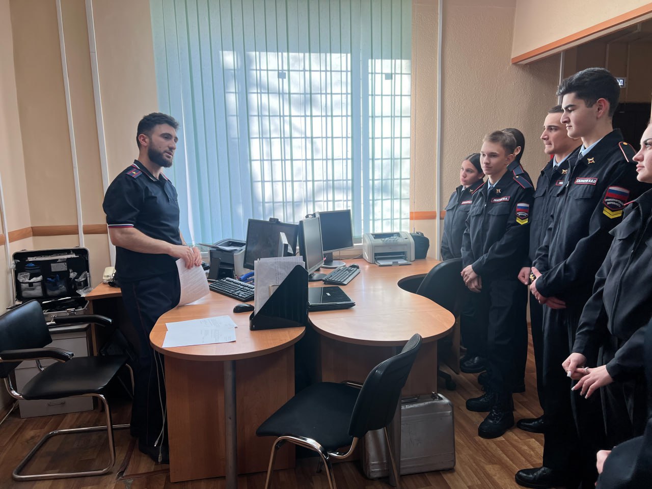 Камчатские студенты побывали в гостях у экспертов криминалистического центра Камчатские студенты побывали в гостях у экспертов криминалистического центра