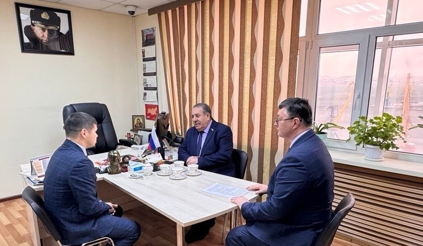 В Городской Думе состоялась встреча с Михаилом Юрьевичем Байраком, ветераном СВО, участником программы «Государственное и муниципальное управление. Герои Камчатки» В Городской Думе состоялась встреча с Михаилом Юрьевичем Байраком, ветераном СВО, участником программы «Государственное и муниципальное управление. Герои Камчатки»