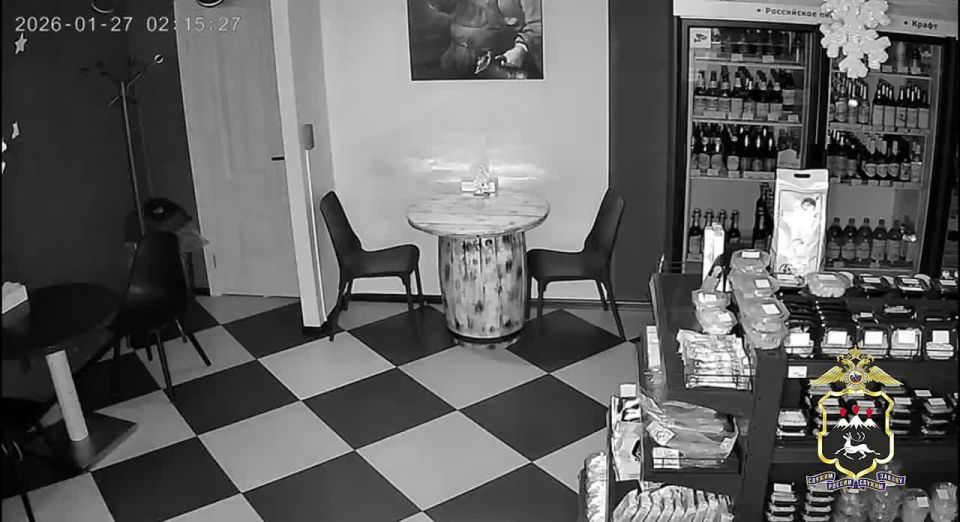 В Петропавловске-Камчатском за одну ночь раскрыта серия краж из кафе и магазинов, задержаны двое рецидивистов