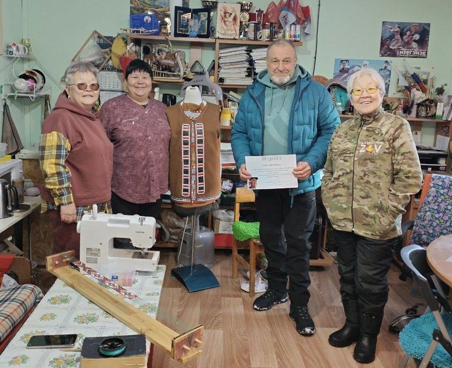 Депутат Роман Литвинов выделил 200 тысяч рублей на поддержку этнокультурного центра «Мэнэдек» в Эссо